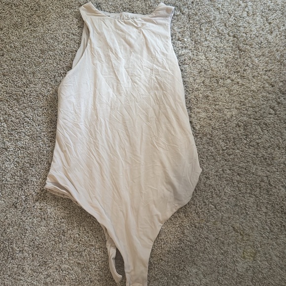 Skims Cream Sleeveless Bodysuit - Picture 2 of 3